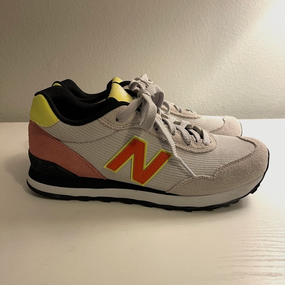 New Balance 515 Wn Sz 7.5, Grey & Pink - Picture 3 of 6